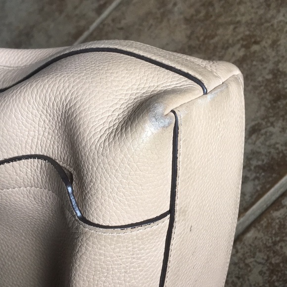 Gently used coach purse - Picture 4 of 4